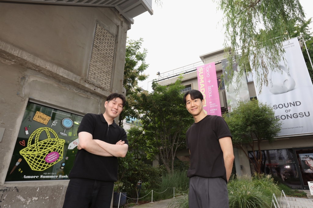 [Interview] Samsung Color E-Paper x Amore Seongsu: Preserving the Authentic Beauty of Spaces