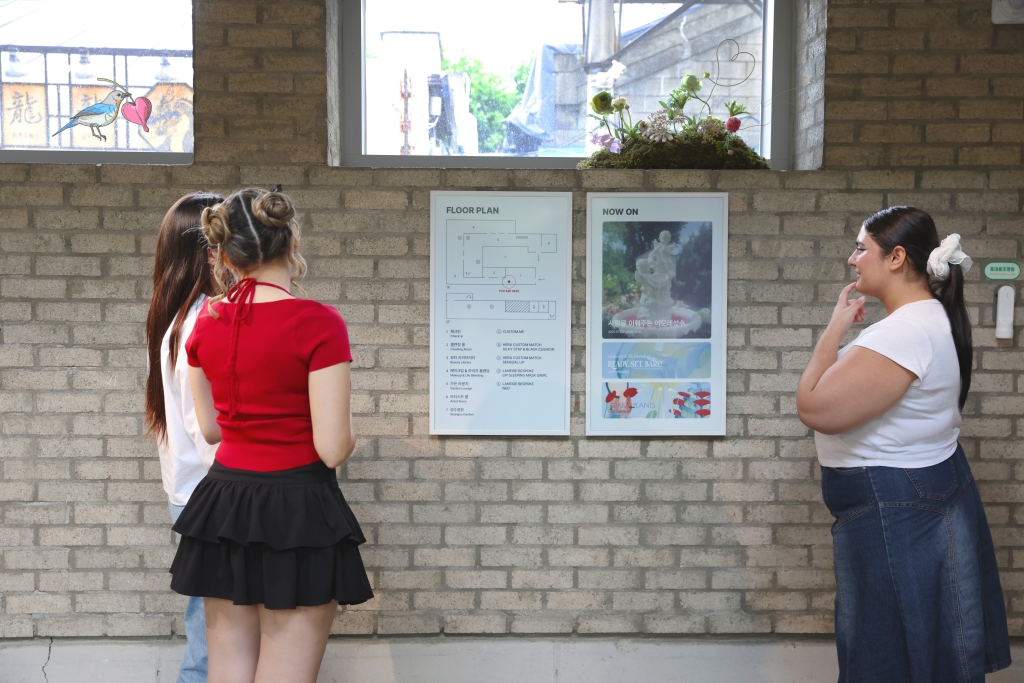 [Interview] Samsung Color E-Paper x Amore Seongsu: Preserving the Authentic Beauty of Spaces