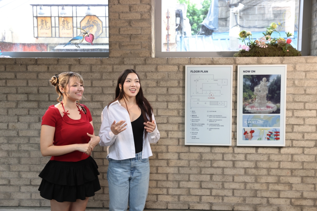 [Interview] Samsung Color E-Paper x Amore Seongsu: Preserving the Authentic Beauty of Spaces