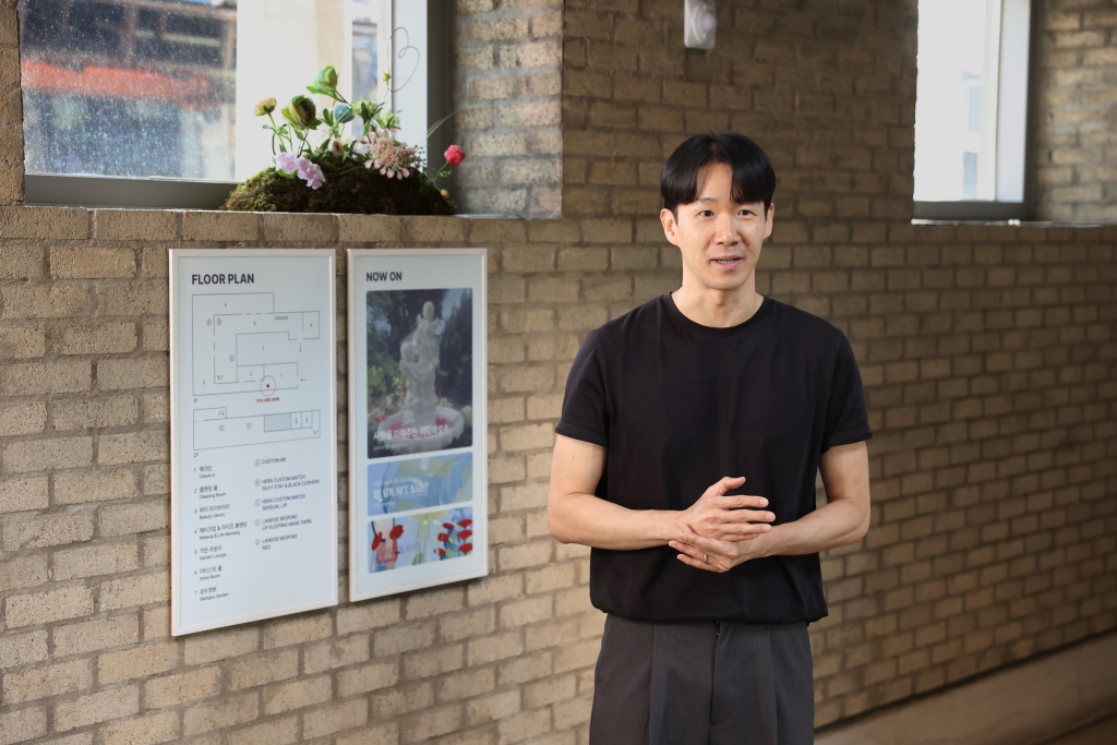 [Interview] Samsung Color E-Paper x Amore Seongsu: Preserving the Authentic Beauty of Spaces