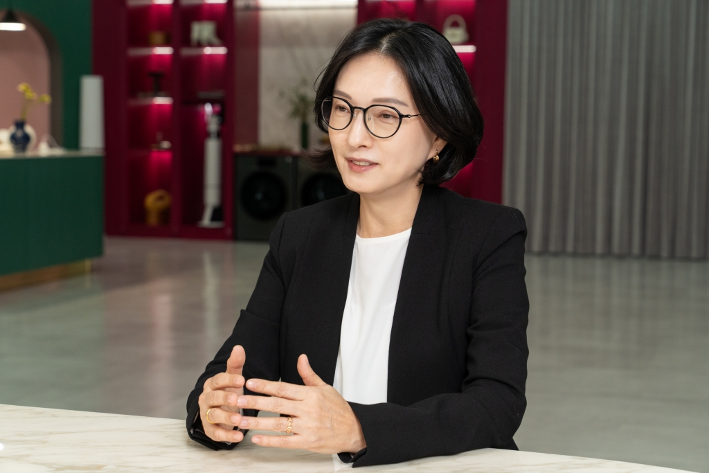 [Interview] Why Samsung ②: Realizing the Century-Old Vison of Home Appliances — EVP Hyesoon Yang on Samsung SmartThings