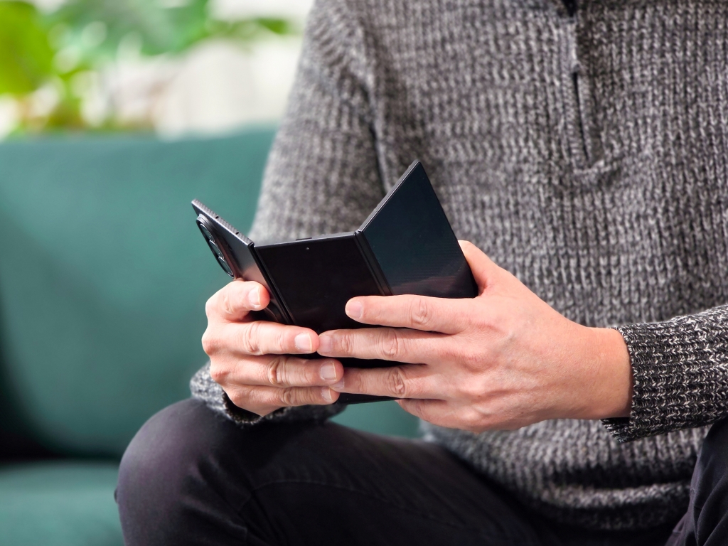 [Interview] ‘I Came to Korea for This’: A Journalist With 1,800 Phones on Galaxy Z TriFold