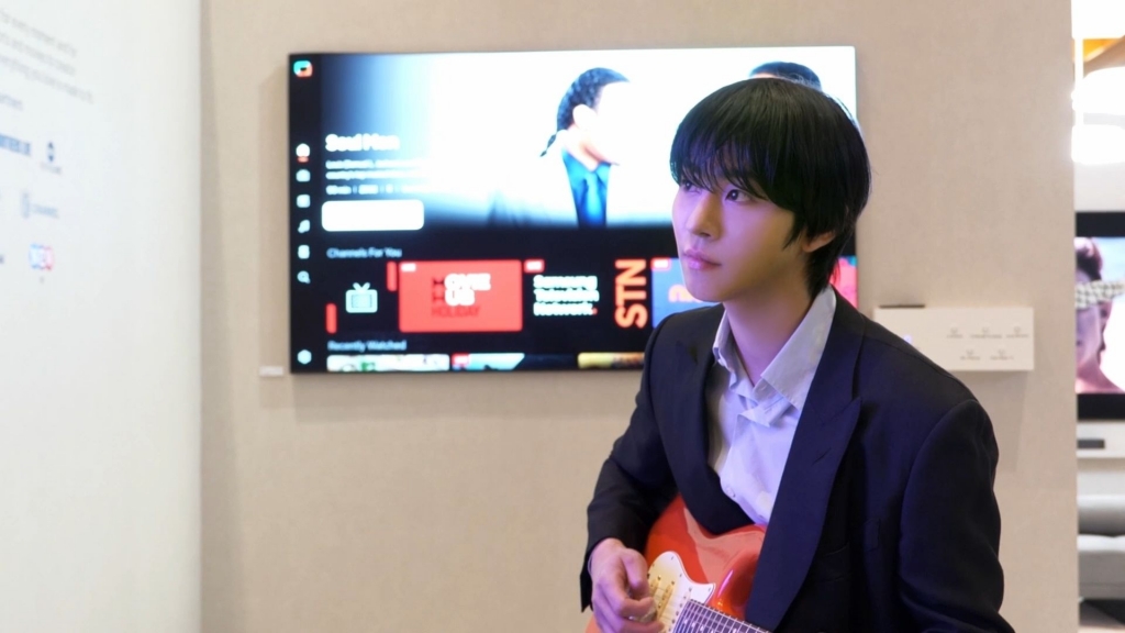 Here’s What Caught Ahn Hyo-Seop’s Eye at Samsung’s CES 2026 Showcase