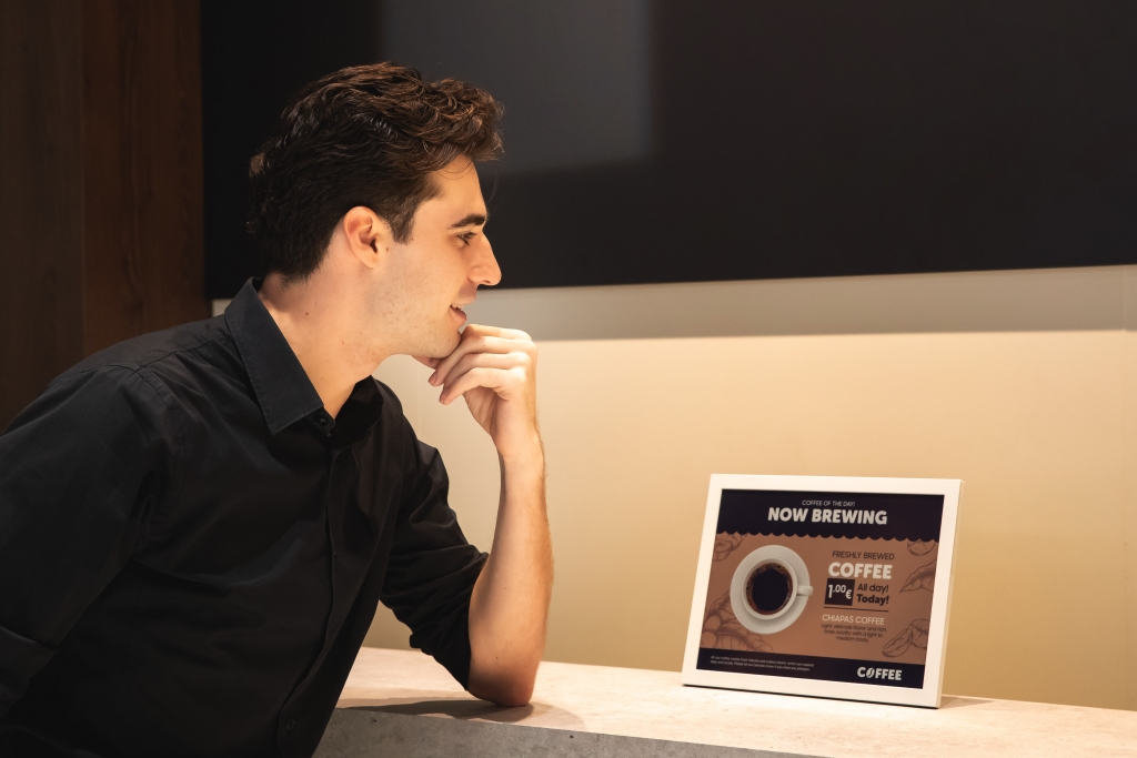 Samsung Debuts 13-Inch Color E-Paper, a World-First Display Built With Bio-Resin Derived From Phytoplankton