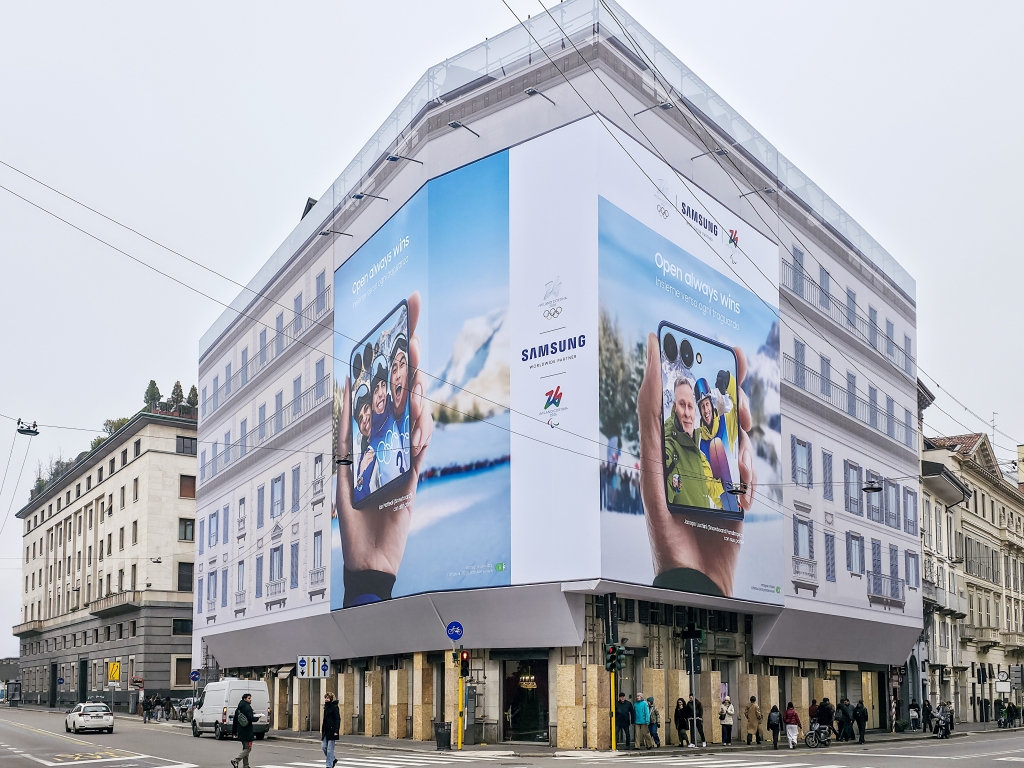 Samsung’s “Open Always Wins” Campaign Comes to Life in Milan