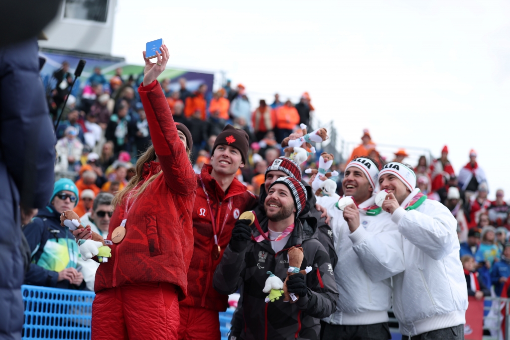 At the Milano Cortina 2026 Paralympic Winter Games, Victory Selfie Reaches a New Milestone