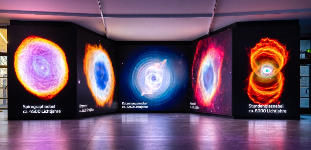 [Video] Samsung Transforms Berlin Planetarium With Immersive LED Installation