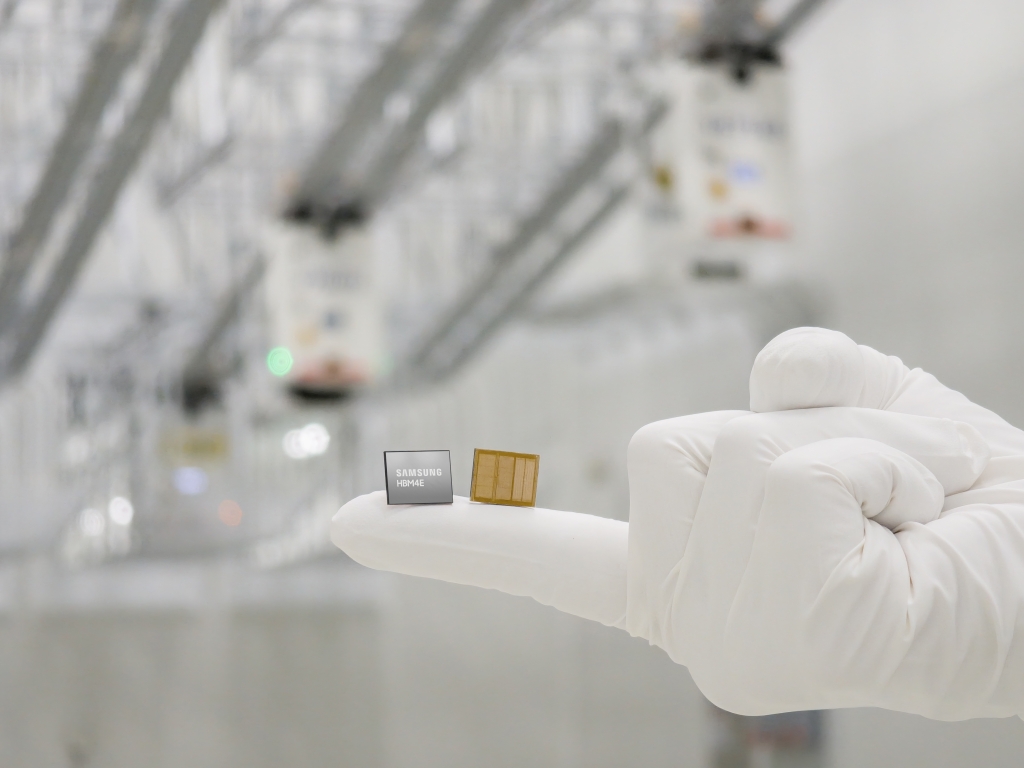 Samsung Electronics Begins Shipment of Industry-First HBM4E Samples