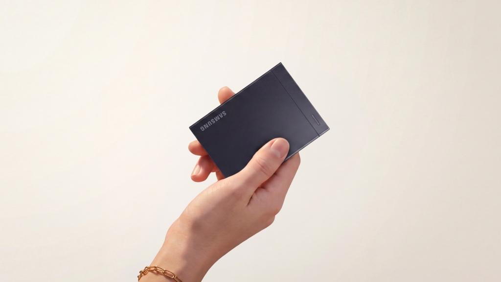 Samsung Showcases P9 and P7 SSDs Featuring USB4 at Gamescom 2026