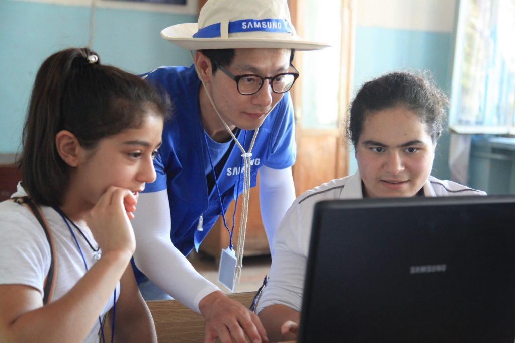 삼성전자 임직원, 여름휴가 대신 해외봉사활동 펼쳐