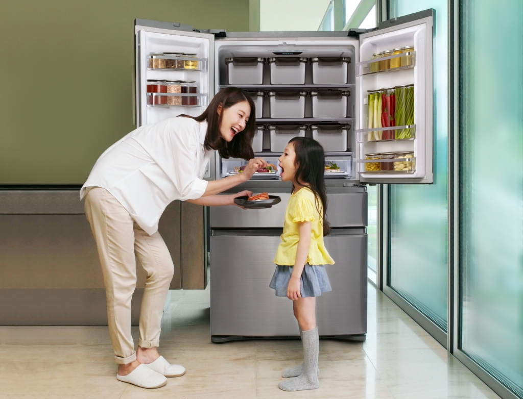 제대로 된 ‘한 겨울 땅속 김치맛’ 구현한 2016년형 삼성 ‘지펠아삭’ 출시