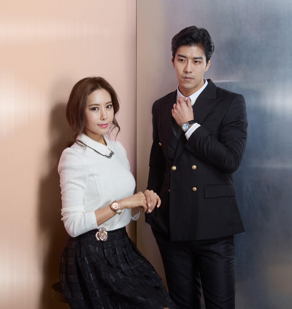 삼성전자, ‘기어 S2 클래식’ 로즈골드·플래티넘 1000대 예약 판매 실시