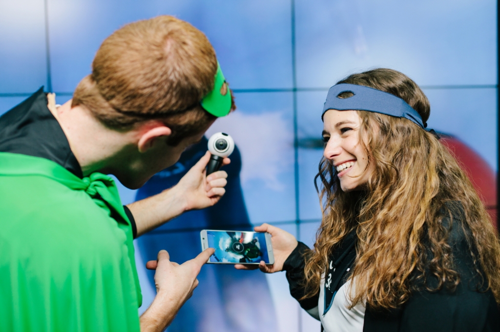 삼성전자, '갤럭시 어드벤처 파크'에서 기어 VR로 번지점프와 스카이 다이빙 즐긴다