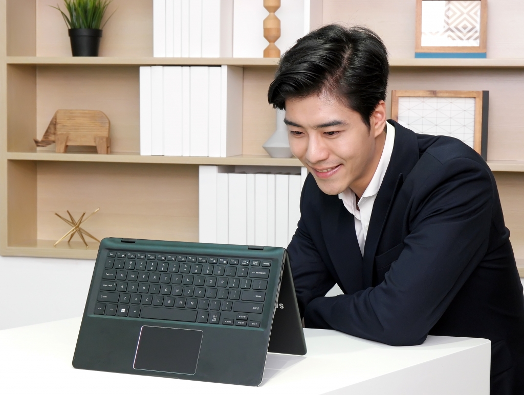 삼성전자, 360도 회전하는 2-in-1 노트북 ‘삼성 노트북 9 스핀’ 출시