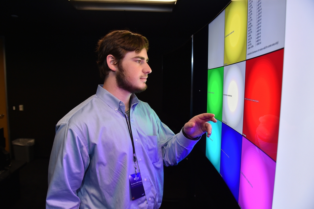 삼성전자, 헐리우드에서 TV신기술 확산 나섰다