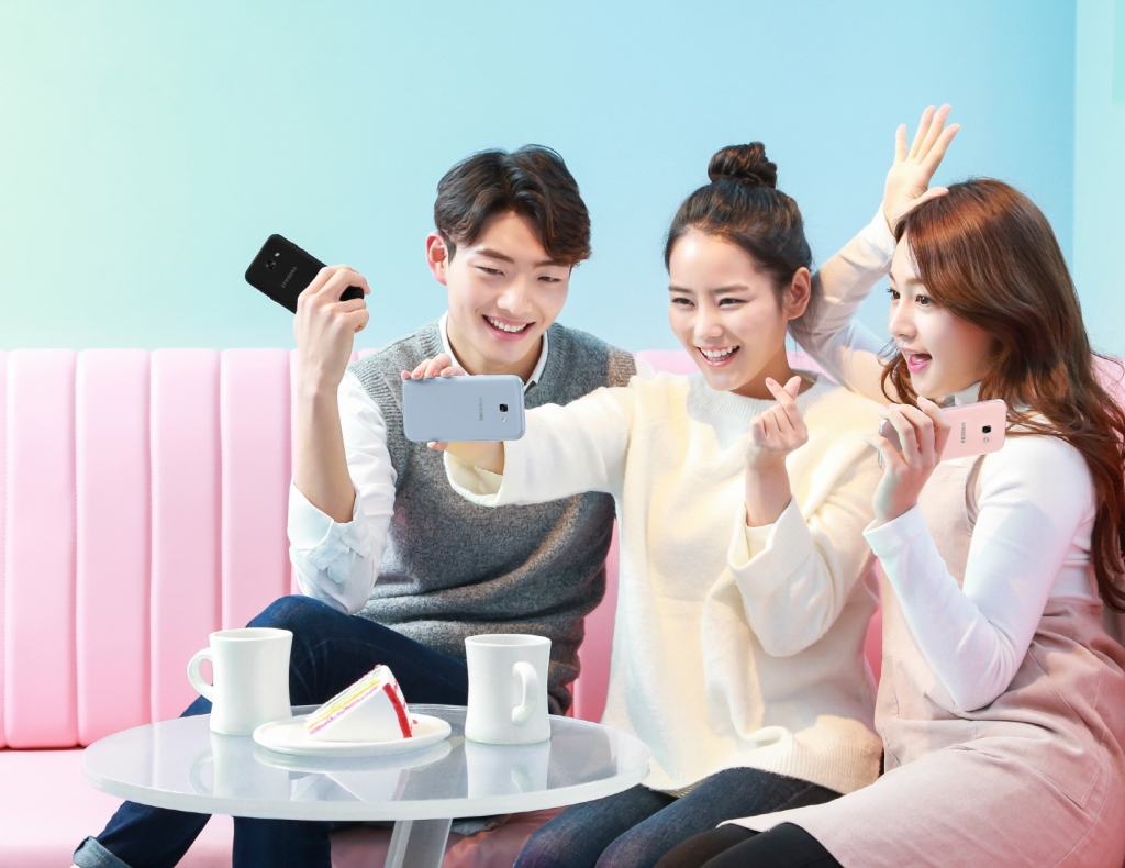 삼성전자, 영 프리미엄 스마트폰 2017년형 ‘갤럭시 A5’ 국내 출시