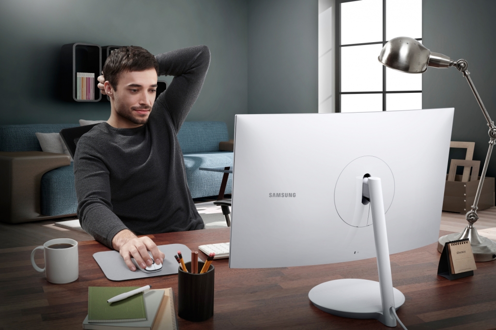 삼성전자, ‘CES 2017’에서 퀀텀닷 모니터 공개하며 프리미엄 모니터 라인업 확대