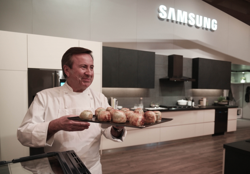 프리미엄 주방에서의 일상 보여주는 ‘셰프의 홈 쿠킹’ 쿠킹쇼 개최