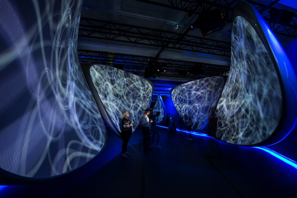 삼성전자, 밀라노서 '갤럭시 S8'으로 디자인 피플 사로 잡아