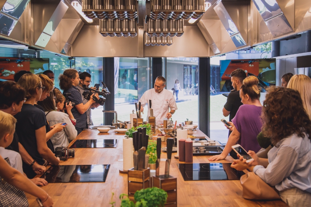 삼성전자, 폴란드서 빌트인 가전 쇼룸 열고 유럽시장 영향력 확대 나서