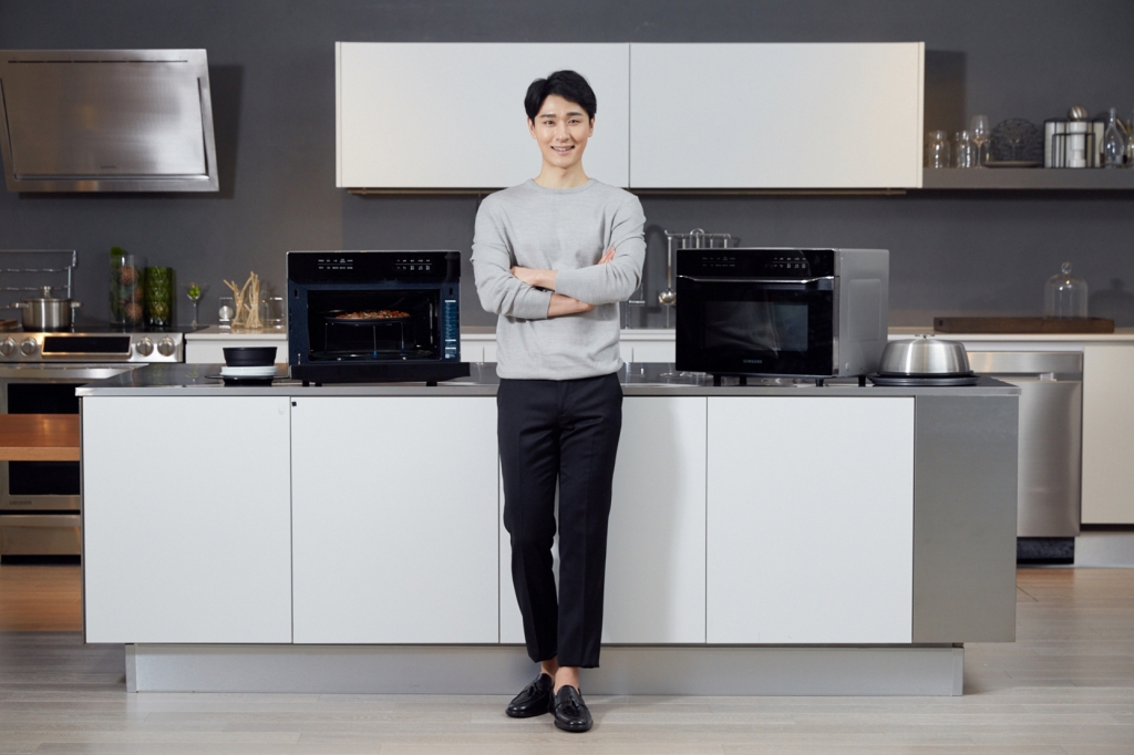 삼성전자, 간편식 선호 트렌드 맞춘 '2018년형 직화오븐' 출시