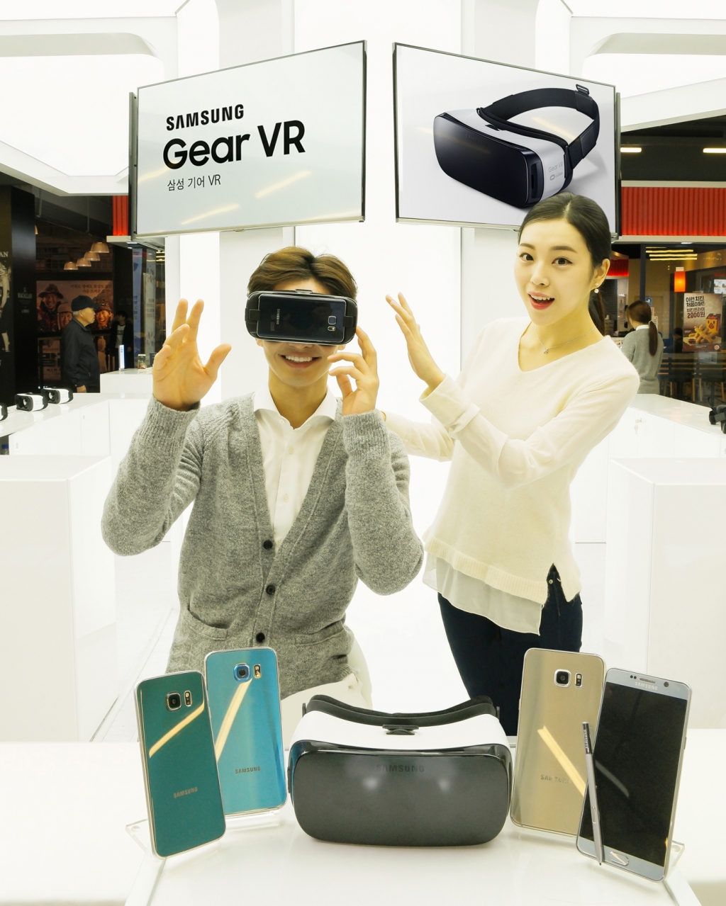 삼성전자, 확장된 호환성과 합리적인 가격의 '기어 VR' 출시