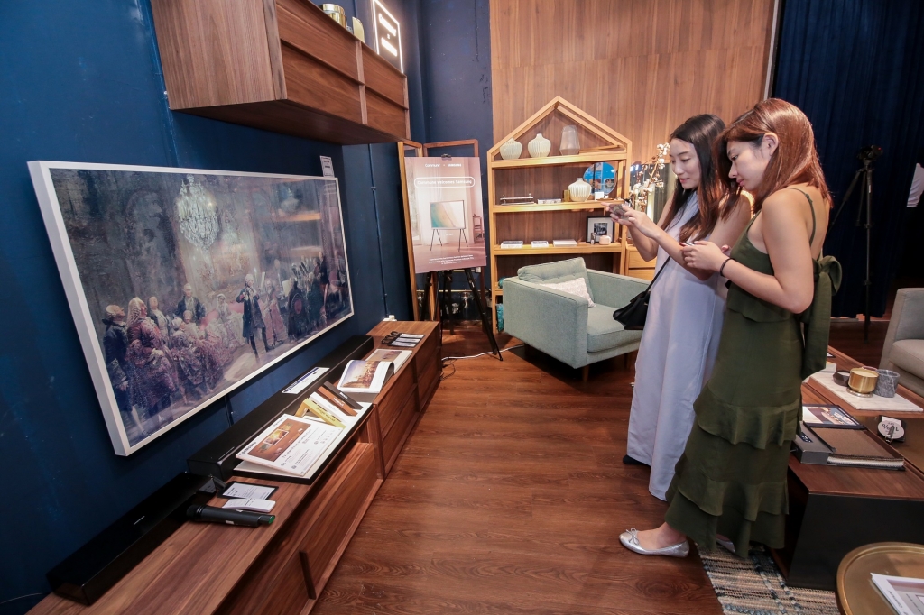 삼성전자, 싱가포르에 ‘세리프 TV’ 출시하며 라이스프타일 TV 체험 공간 오픈