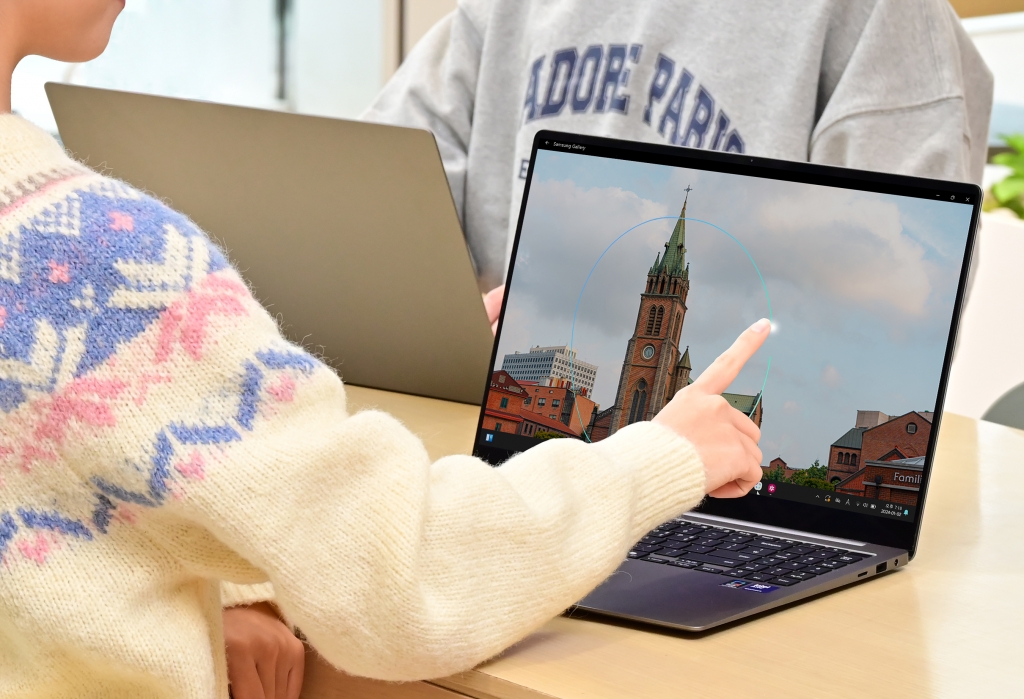 삼성전자, AI PC ‘갤럭시 북5 Pro’ 국내 출시