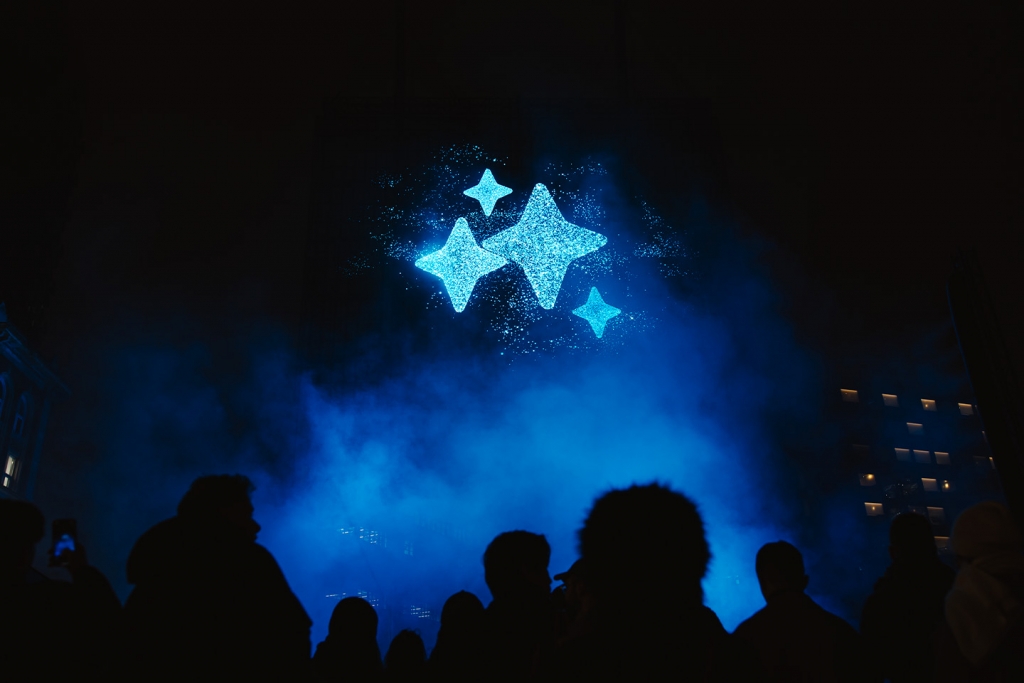 삼성전자, 런던에서 ‘언팩 티저’ 홀로그램 쇼 진행