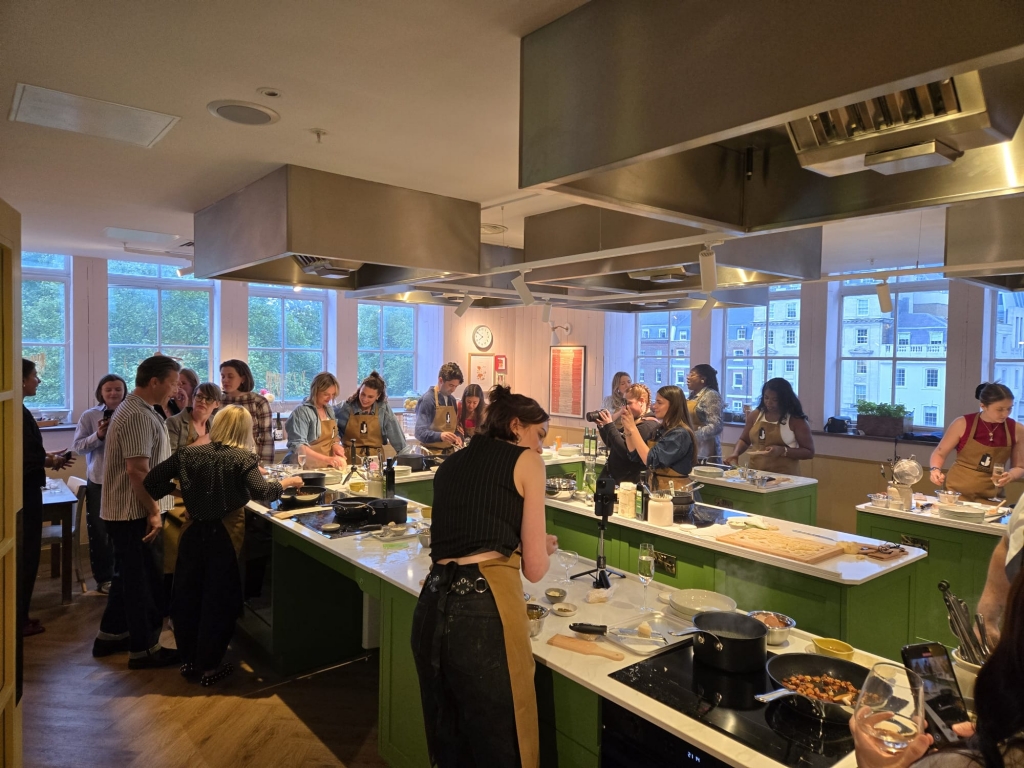 英 런던 제이미 올리버의 키친 스튜디오, 삼성전자 비스포크 AI 주방가전으로 단장