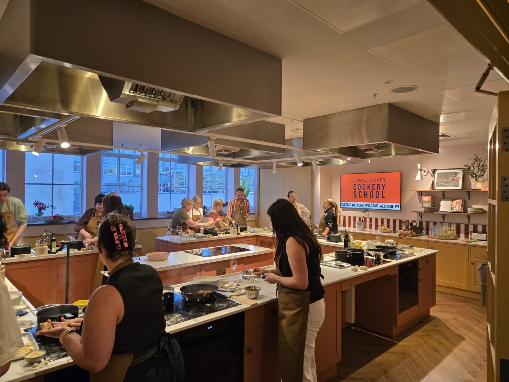 英 런던 제이미 올리버의 키친 스튜디오, 삼성전자 비스포크 AI 주방가전으로 단장