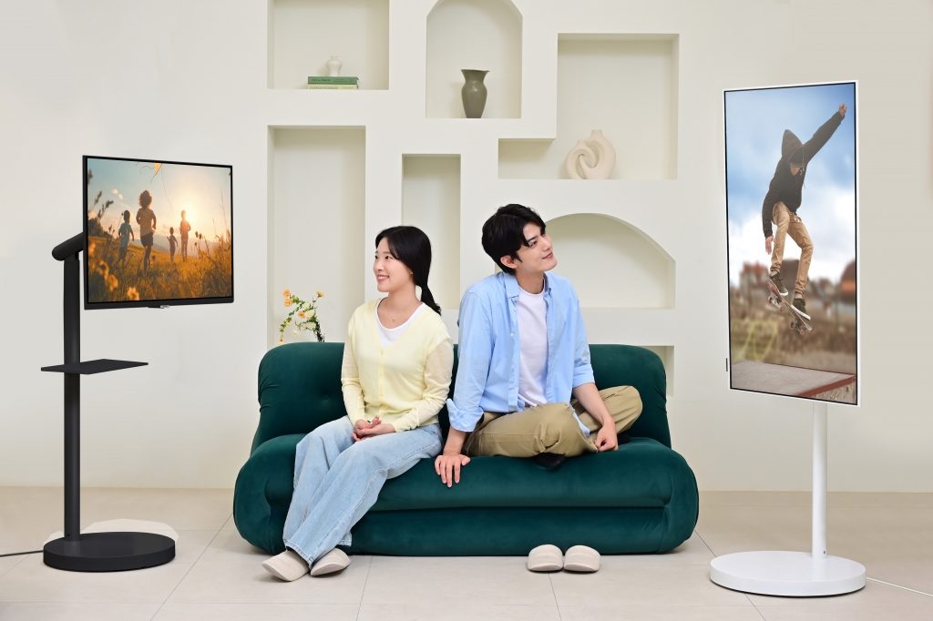 삼성전자, OLED 첫 탑재한 2025년형 스마트모니터 출시