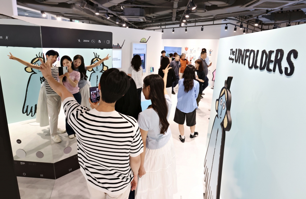 삼성전자, 장 줄리앙 협업 갤럭시 폴더블 체험존 방문객 10만명 돌파…1030세대 사로잡다
