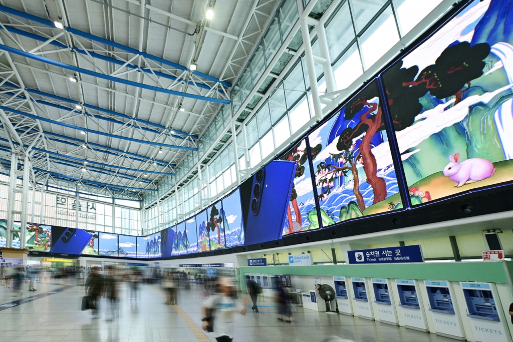 삼성전자, 갤럭시 폴더블 신제품 초대형 미디어아트 디지털 옥외광고 선보여