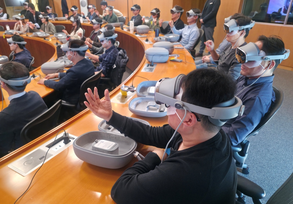 삼성인력개발원, ‘갤럭시 XR’ 활용 AI· XR 결합 차세대 기업교육 도입