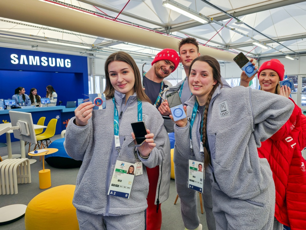 “이게 바로 올림픽 에디션”…동계올림픽 선수촌 달군 ‘갤럭시 Z 플립7 올림픽 에디션’